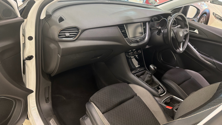 Vauxhall Grandland X 1.2 Turbo SRi Nav 5dr Petrol Hatchback